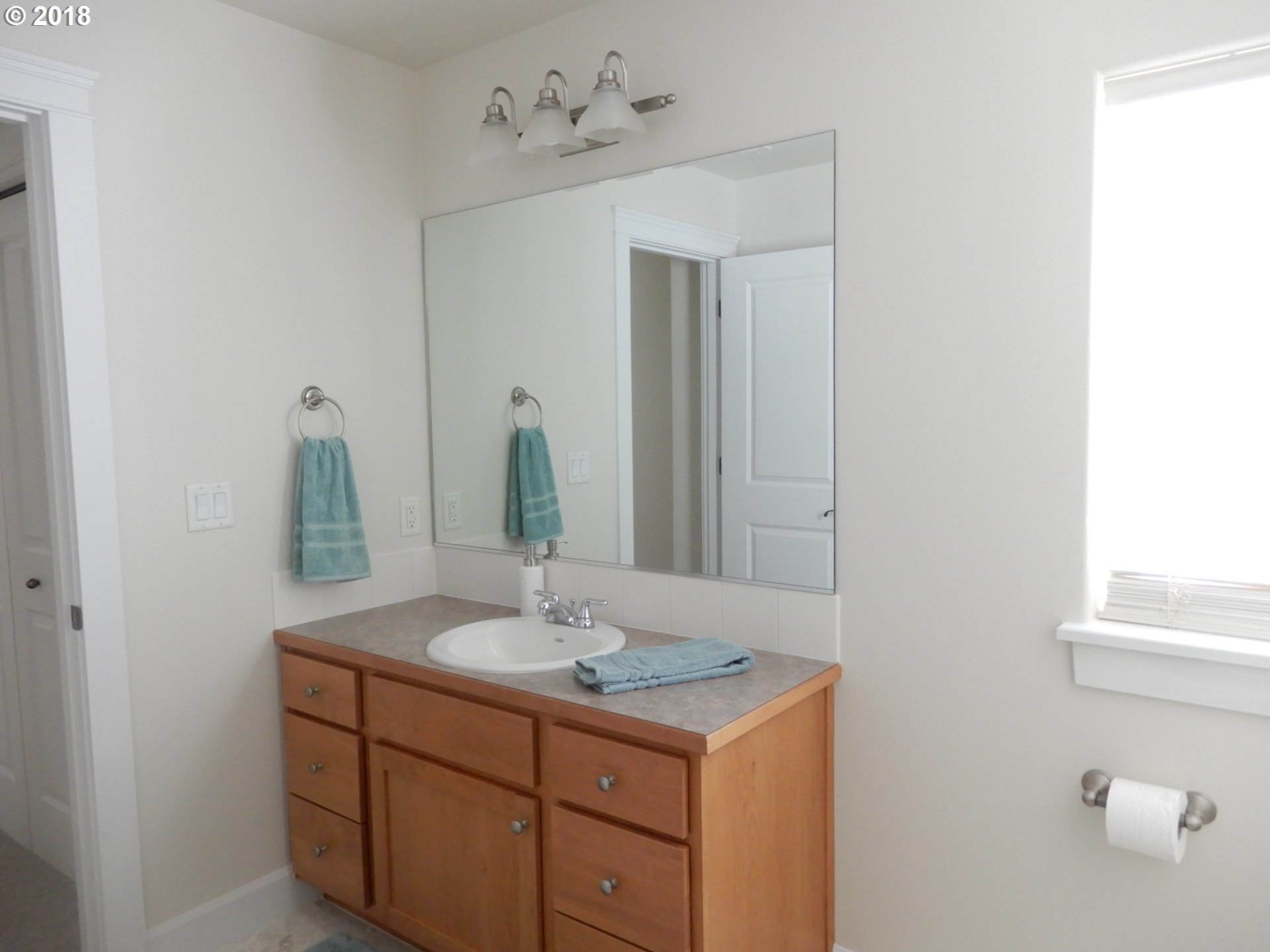 24807 Sertic Road Veneta, OR 97487 - Photo 9 of 29 Gallery Image 9
