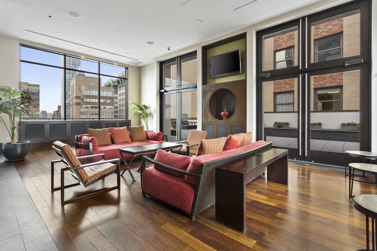 40 Broad Street, Unit 17E Manhattan, NY 10004 - Photo 12 of 15