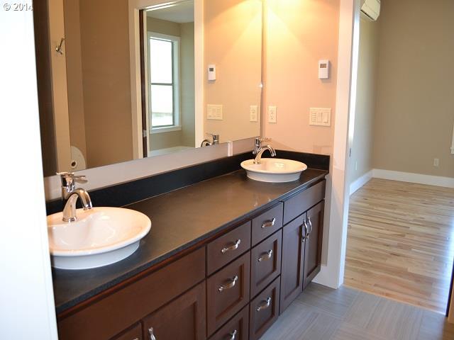 416 Bluff Road Hood River, OR 97031 - Photo 14 of 16 Gallery Image 14