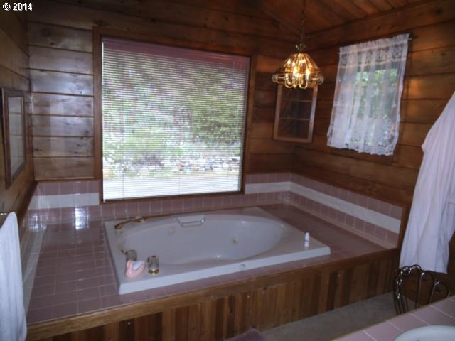 62326 Hurricane Creek Road Joseph, OR 97846 - Photo 11 of 16 Gallery Image 11