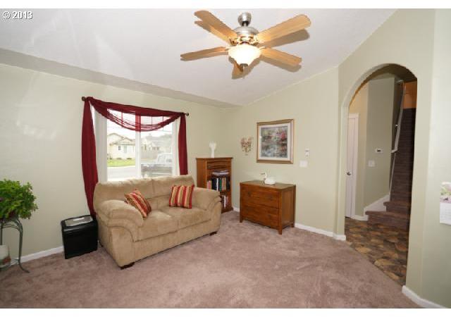984 Filbert Street Jefferson, OR 97352 - Photo 7 of 16 Gallery Image 7
