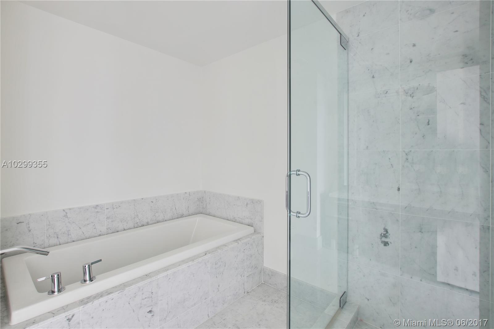 253 Northeast 2nd Street, Unit 1710 Miami, FL 33132 - Photo 16 of 35