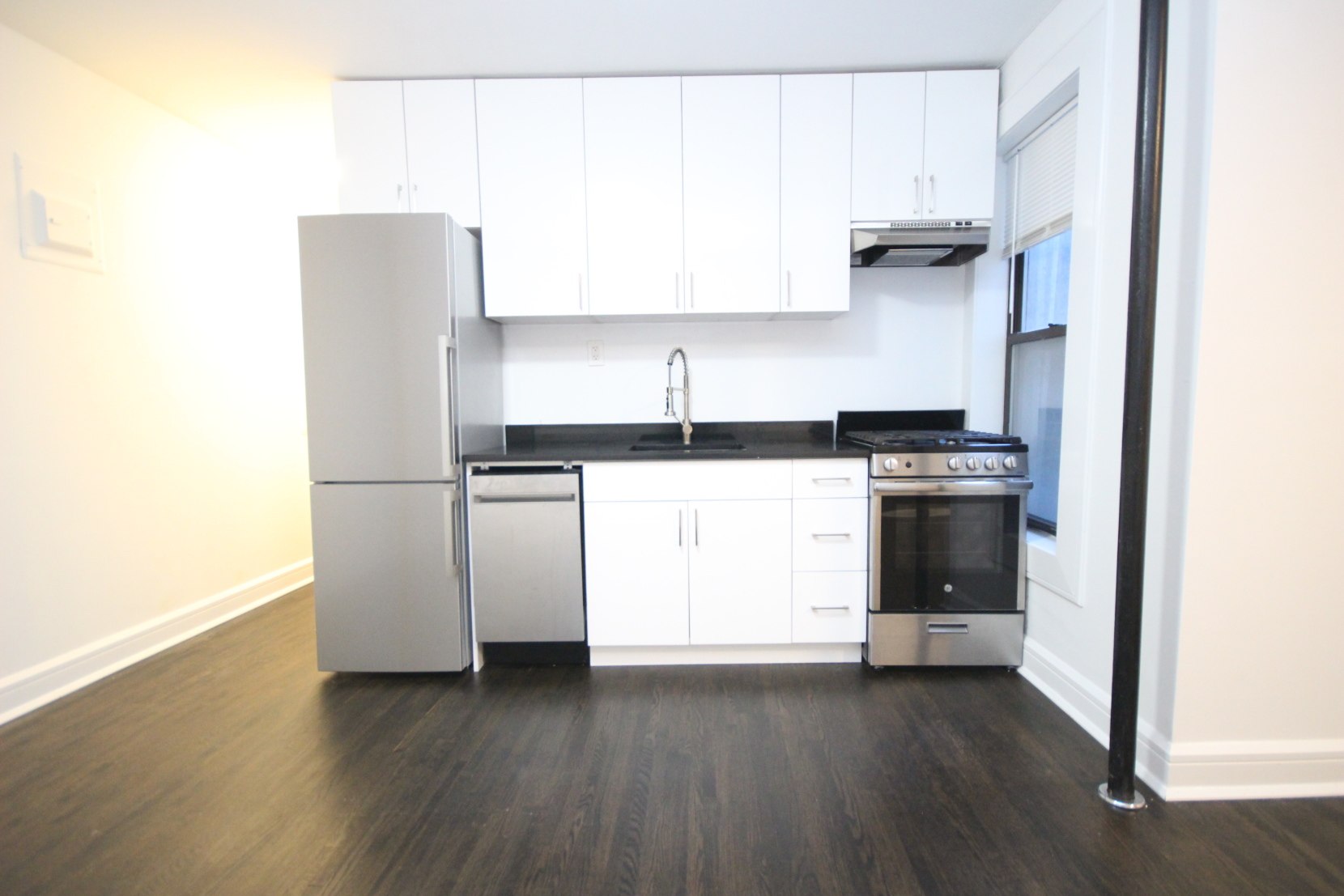 24 East 97th Street, Unit 7 Manhattan, NY 10128 - Photo 2 of 5