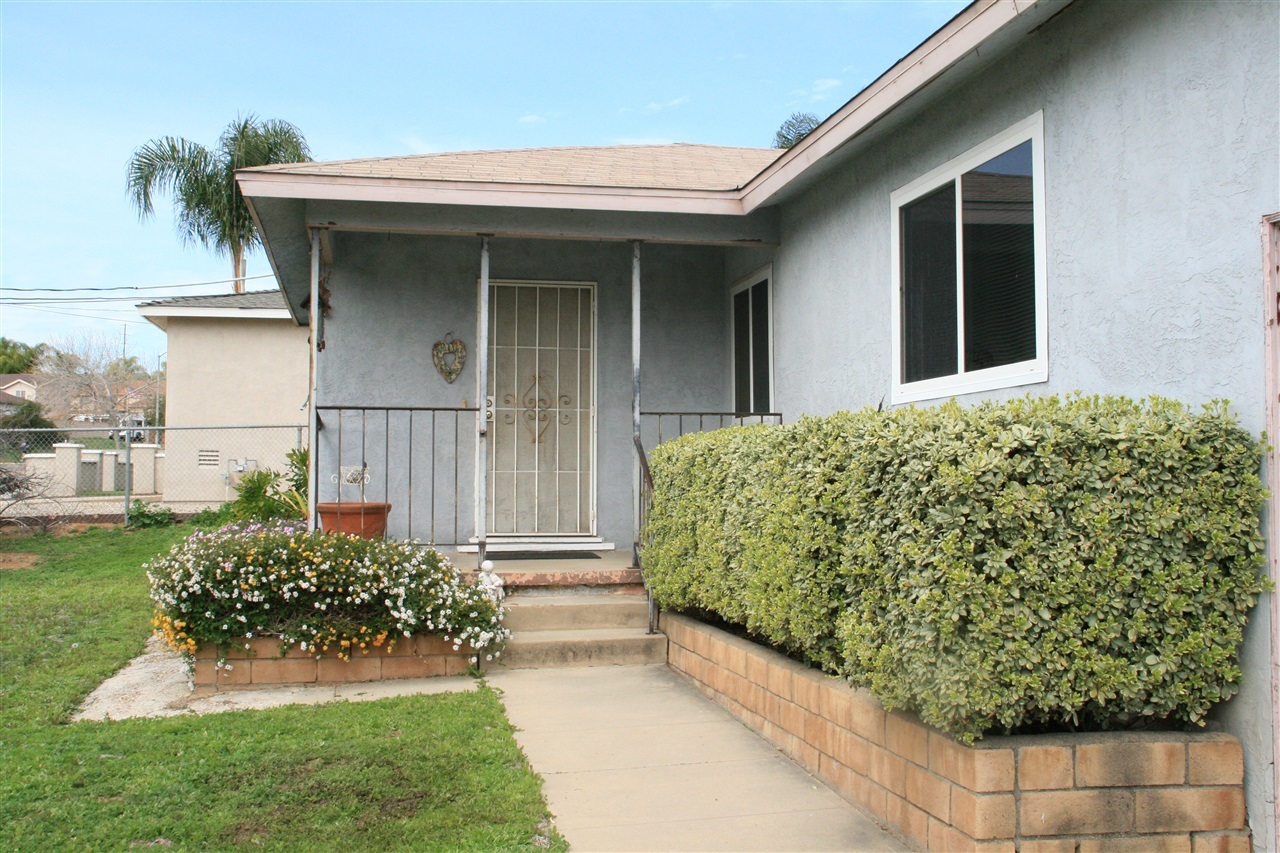 9357 Lakeview Road Lakeside, CA 92040 - Photo 4 of 16 Gallery Image 4