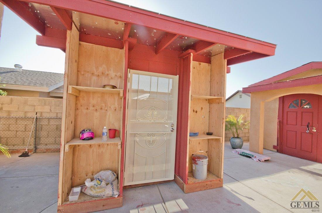 806 Decatur Street Bakersfield, CA 93308 - Photo 6 of 26 Gallery Image 6