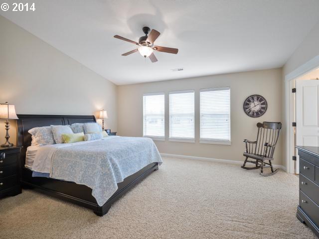 620 Southwest 171st Avenue Beaverton, OR 97006 - Photo 4 of 16