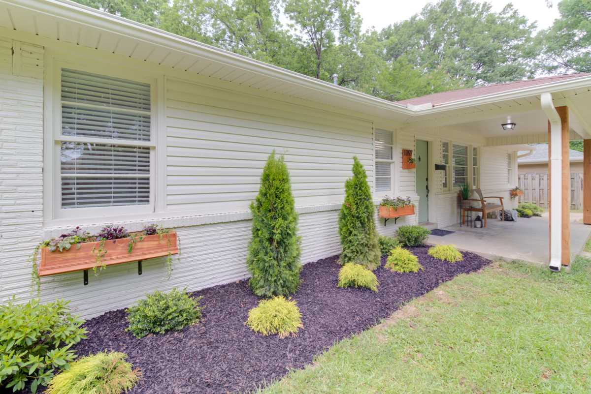 1097 Marcia Road Memphis, TN 38117 - Photo 2 of 25