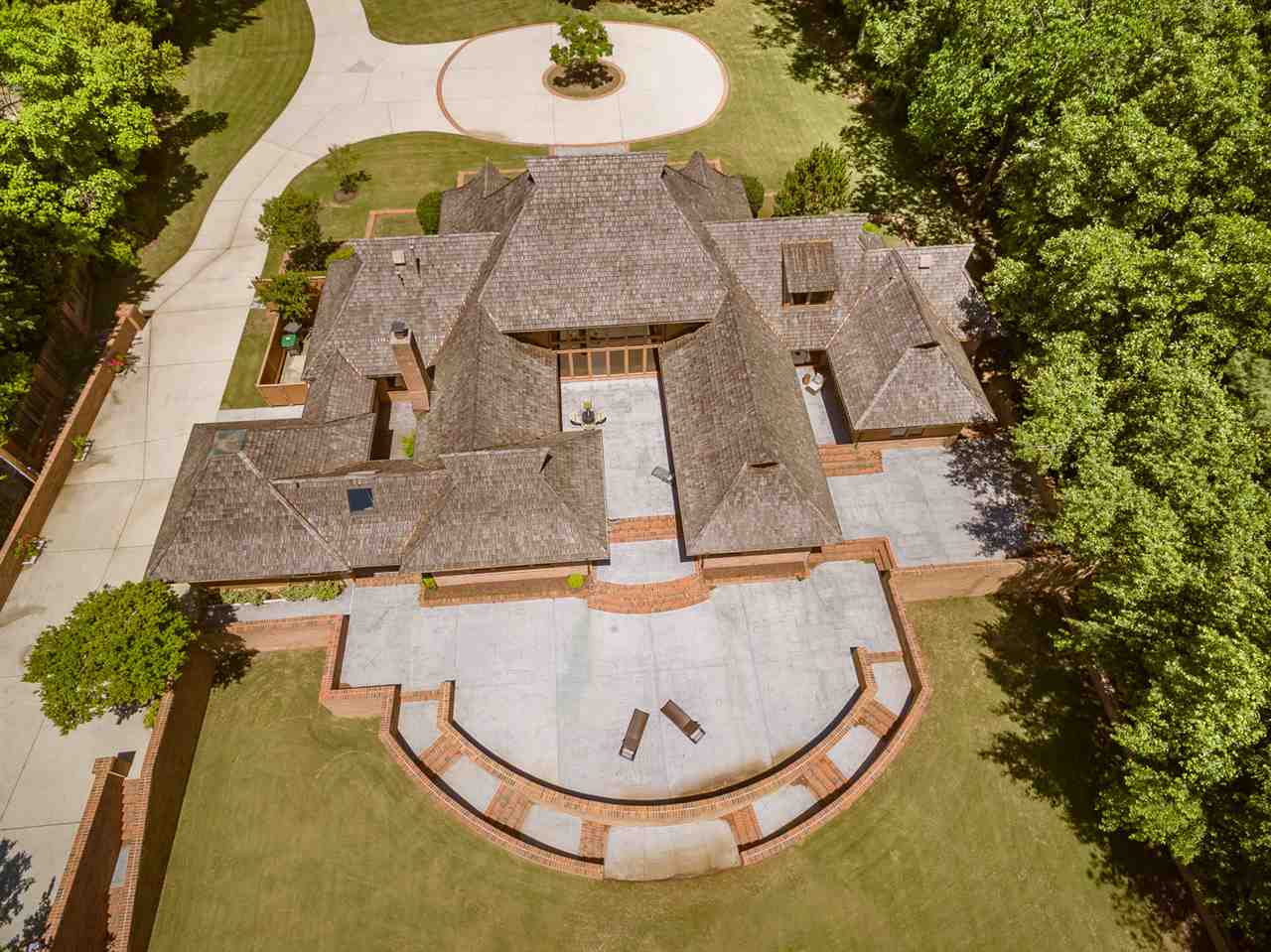 6145 Green Meadows Road Memphis, TN 38120 - Photo 4 of 25 Gallery Image 4