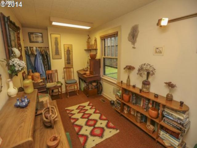 2805 Southwest 178th Avenue Aloha, OR 97003 - Photo 3 of 14