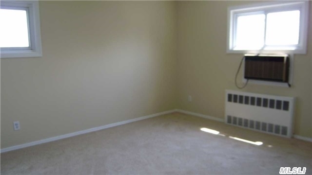 61 Truxton Road Island Park, NY 11558 - Photo 6 of 11