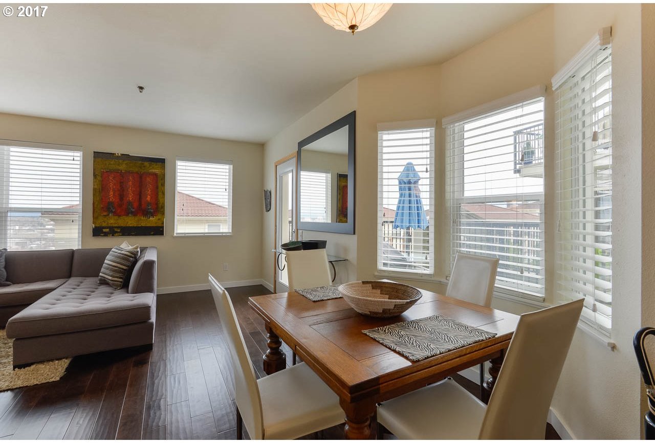 423 Northwest Uptown Terrace, Unit 1A Portland, OR 97210 - Photo 5 of 18