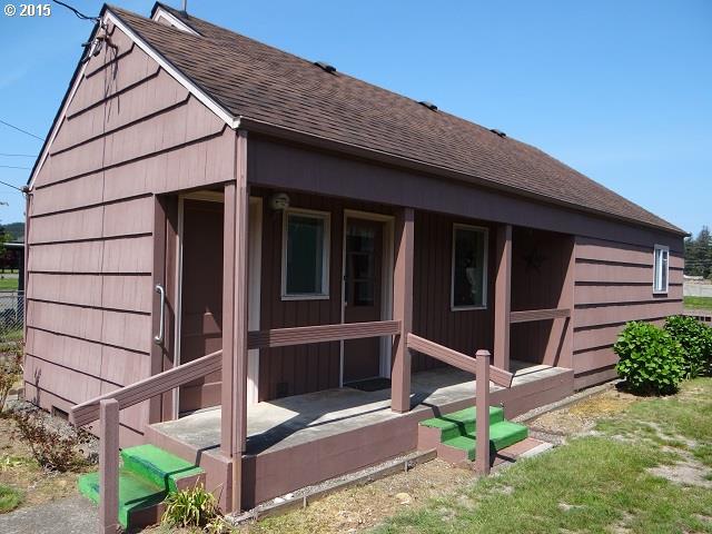 2078 Elm Avenue Reedsport, OR 97467 - Photo 6 of 16 Gallery Image 6