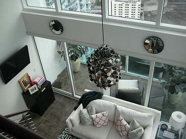 41 Southeast 5th Street, Unit 2201 Miami, FL 33131 - Photo 12 of 25