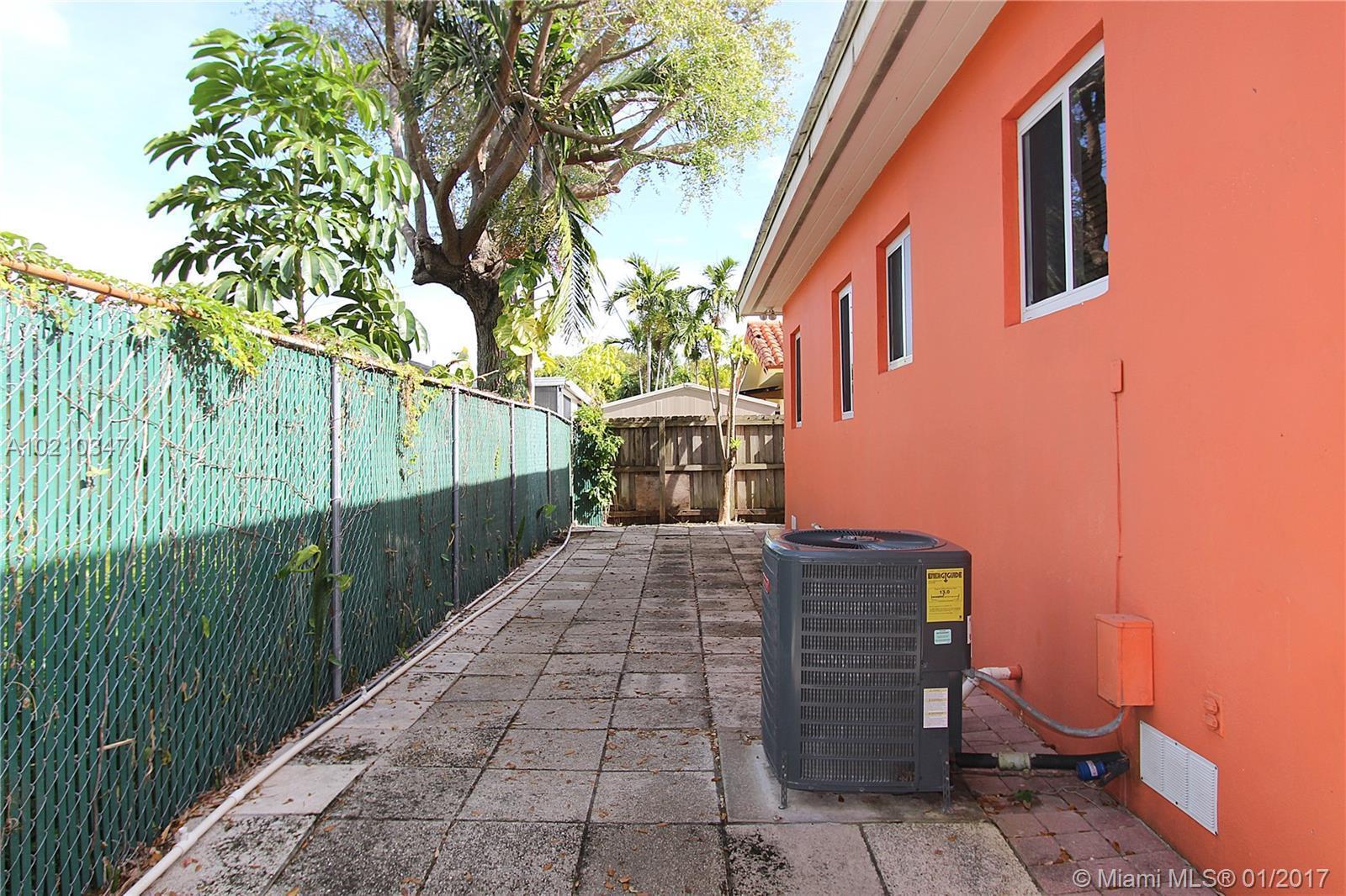 3541 Southwest 23rd Terrace Miami, FL 33145 - Photo 18 of 20