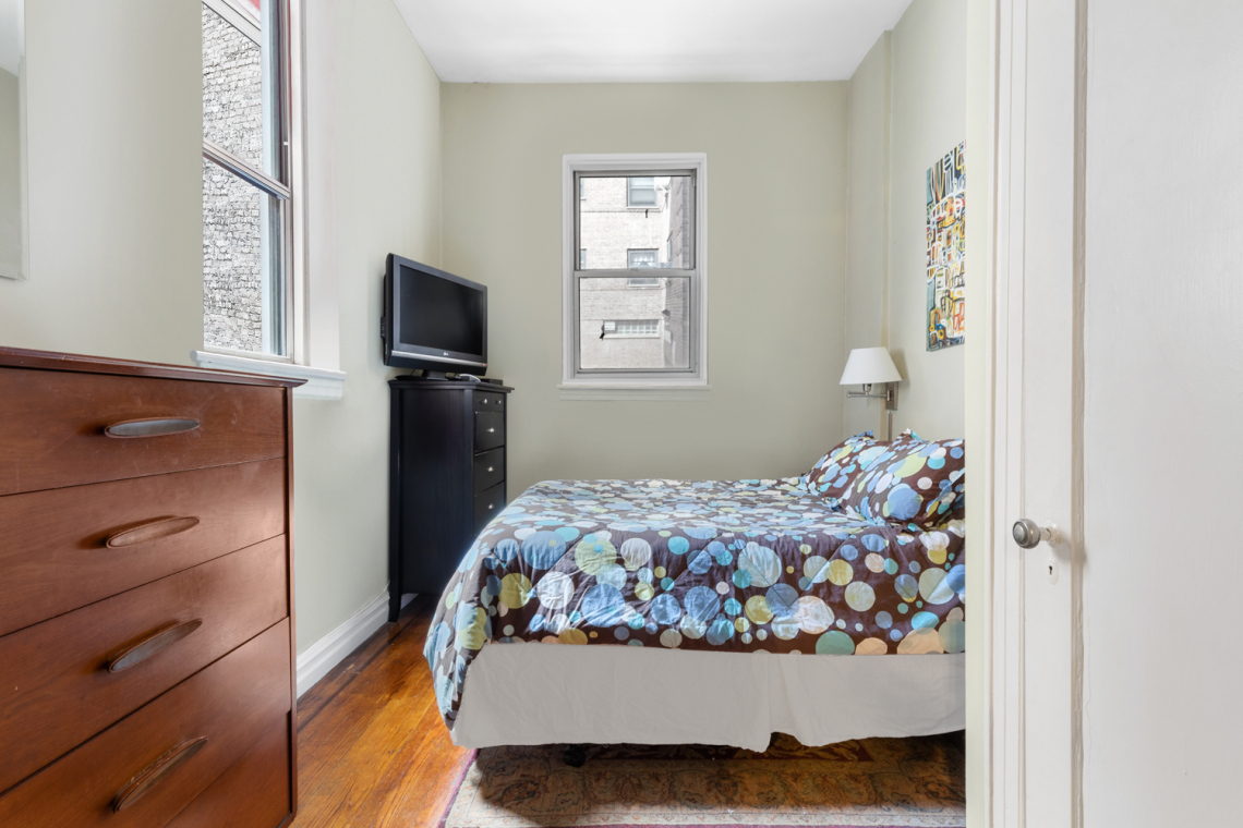 28 West 87th Street, Unit 2B Manhattan, NY 10024 - Photo 2 of 4