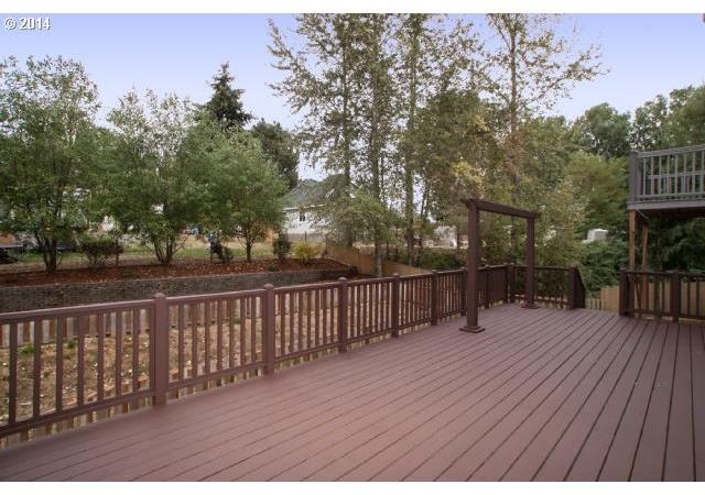 953 Northeast South Shore Road Portland, OR 97211 - Photo 14 of 15 Gallery Image 14