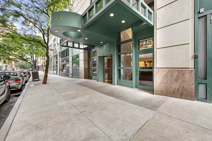 The Bromley 225 W 83rd St, Manhattan, NY 10024 - Photo 6 of 24
