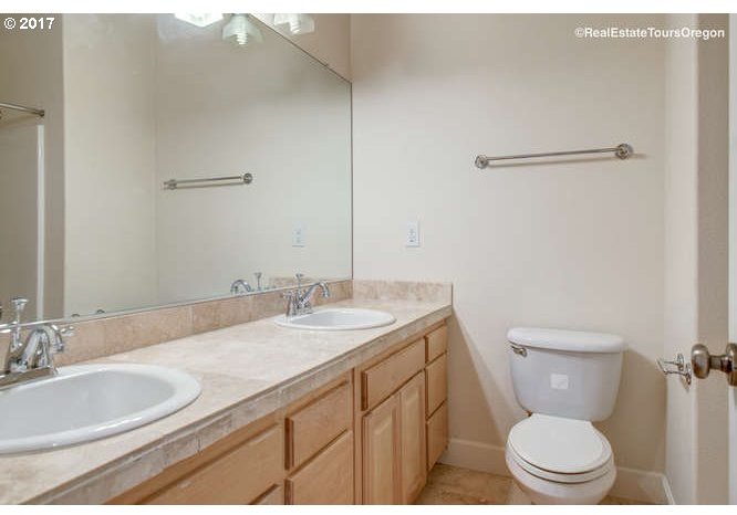 3041 Southwest Carson Street Portland, OR 97219 - Photo 23 of 28 Gallery Image 23