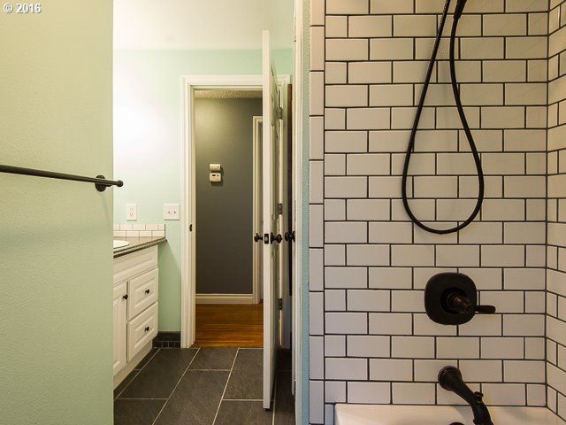 6905 Southwest 206th Place Aloha, OR 97078 - Photo 5 of 29 Gallery Image 5