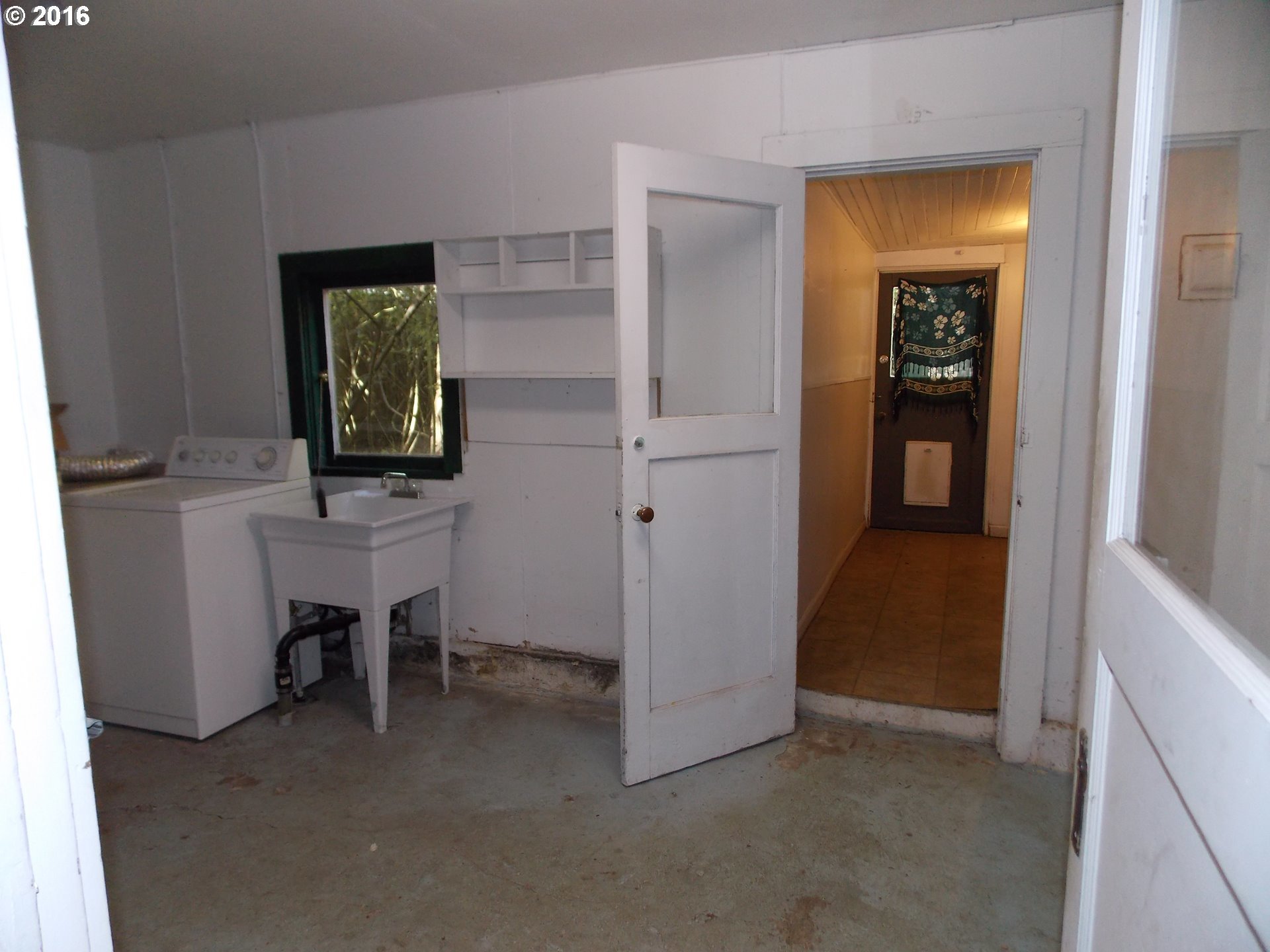 5323 Southwest Taylors Ferry Road Portland, OR 97219 - Photo 13 of 17 Gallery Image 13