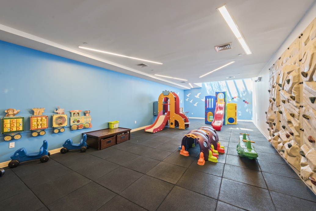 255 East 74th Street, Unit 6B Manhattan, NY 10021 - Photo 10 of 13