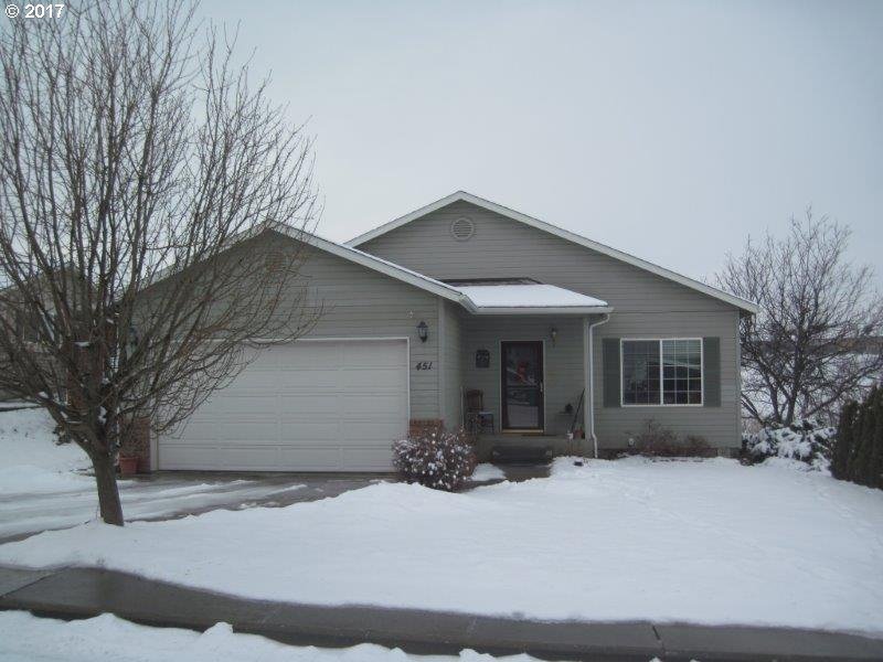 451 Northwest 21st Street Pendleton, OR 97801 - Photo 2 of 29