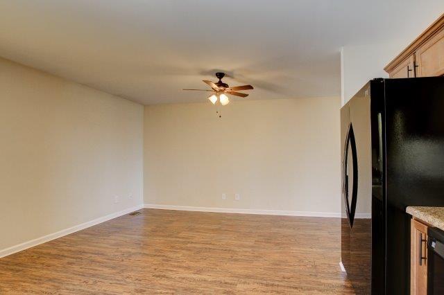 992 South Ash Ridge Drive, Unit B Clarksville, TN 37042 - Photo 11 of 27