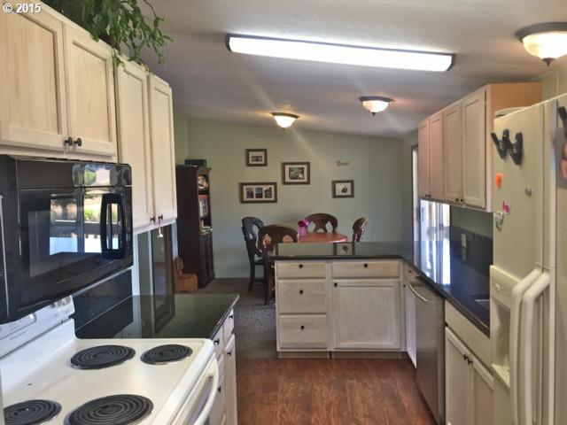 248 Valley Road Roseburg, OR 97471 - Photo 3 of 16 Gallery Image 3