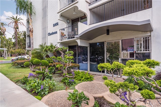 2101 2nd Street, Unit 203 Long Beach, CA 90803 - Photo 2 of 22 Front Elevator/stairs entrance