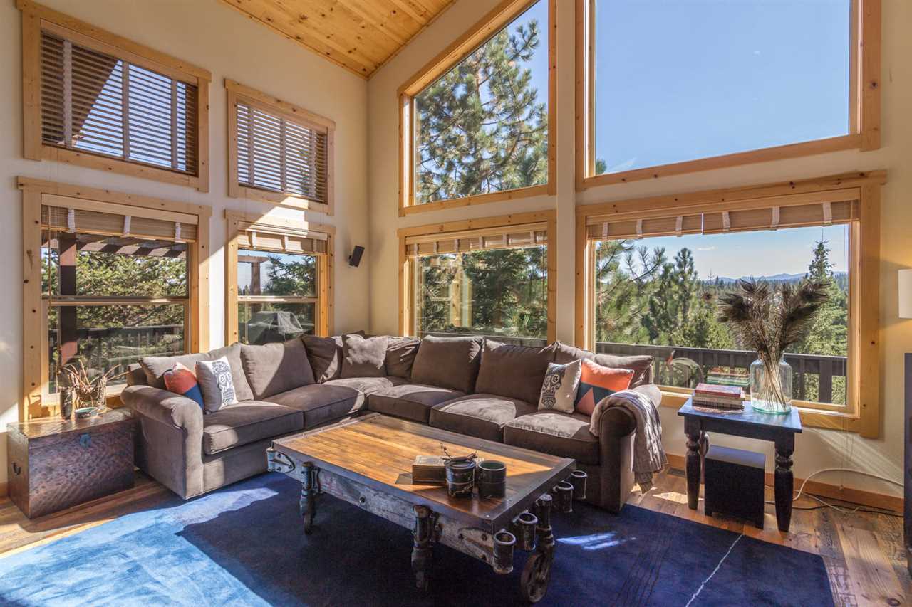 12391 Stockholm Way Truckee, CA 96161 - Photo 3 of 14