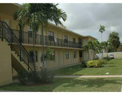 6780 Southwest 44th Street, Unit 15 Miami, FL 33155 - Photo 2 of 7