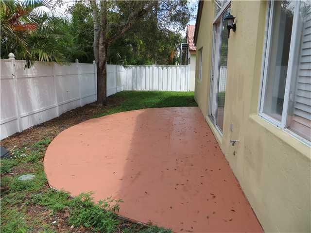 Silver Lakes Pembroke Pines, FL 33029 - Photo 21 of 25