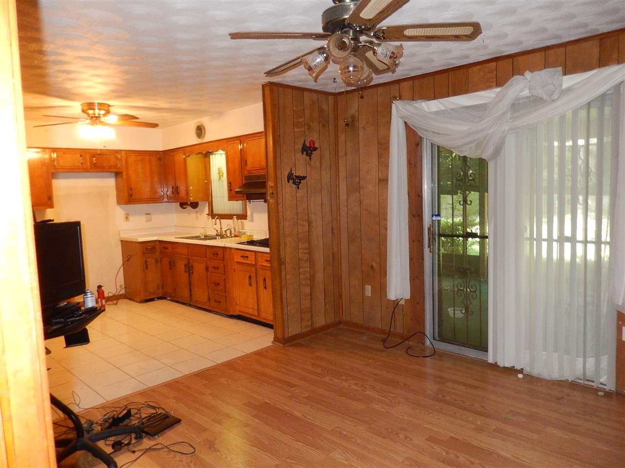 4559 Applegate Road Memphis, TN 38109 - Photo 3 of 8 Gallery Image 3