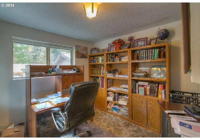 20547 Abiqua Road Northeast Scotts Mills, OR 97375 - Photo 4 of 16 Gallery Image 4