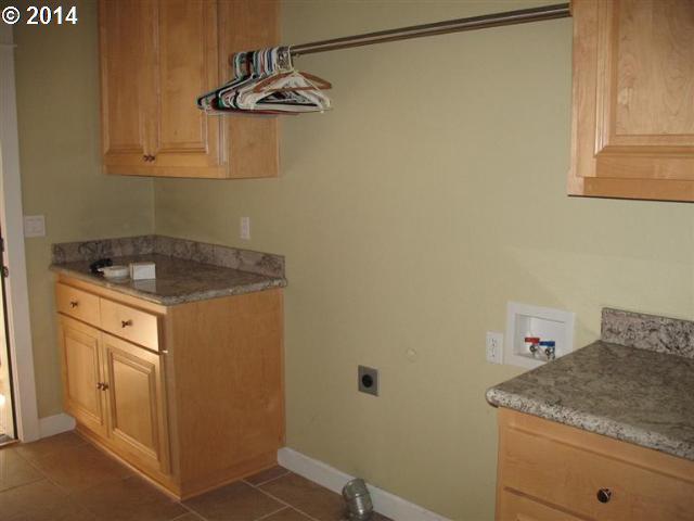 5448 Hugo Road Grants Pass, OR 97526 - Photo 10 of 10