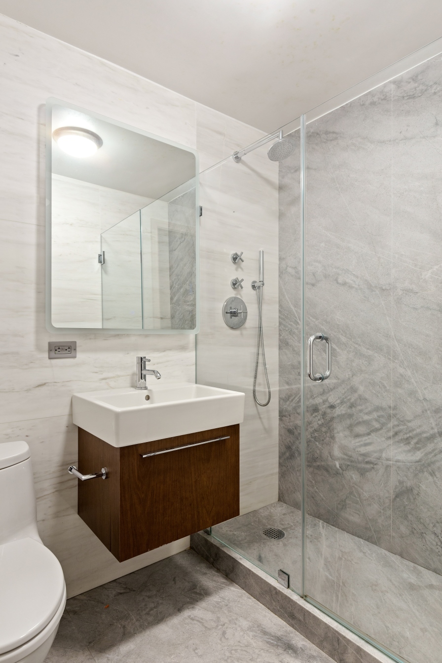 353 East 72nd Street, Unit 16D Manhattan, NY 10021 - Photo 3 of 5