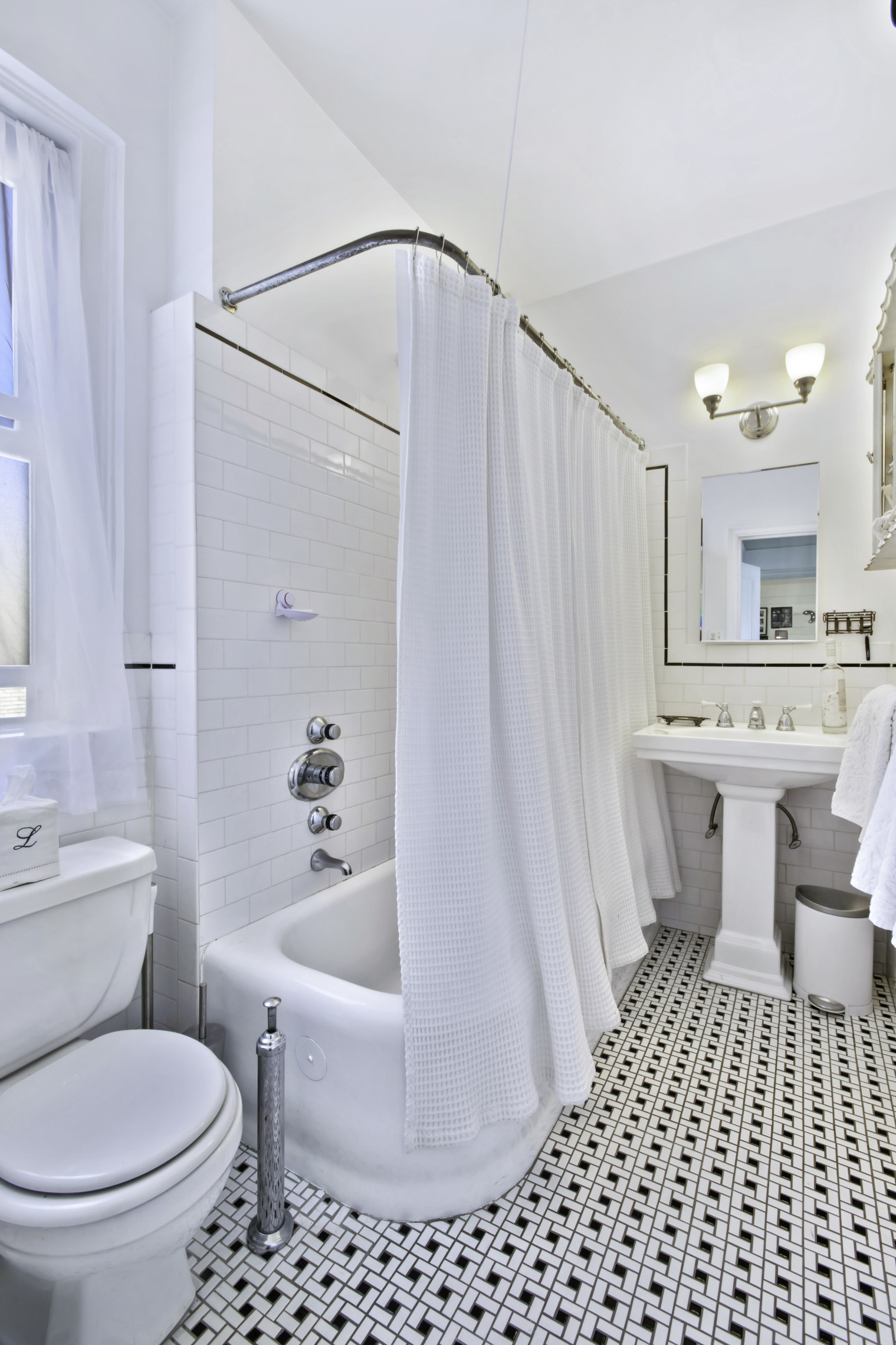 41 West 72nd Street, Unit 17D Manhattan, NY 10023 - Photo 5 of 10