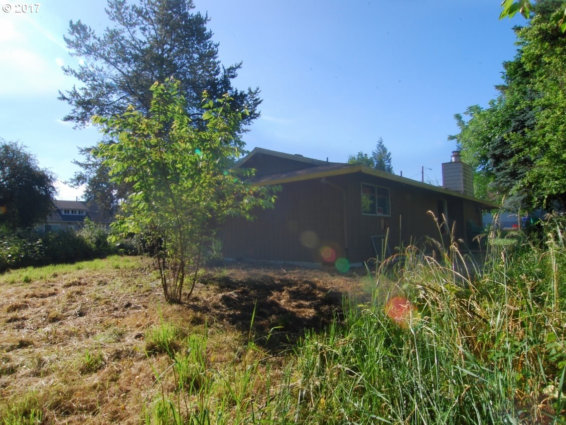 13485 Southeast Foster Road Portland, OR 97236 - Photo 11 of 19 Gallery Image 11