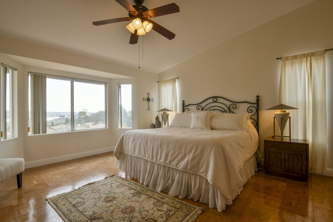 1075 Jaeger Road Spring Valley, CA 91977 - Photo 17 of 25 Vaulted ceilings with large walk in closet and master bath.