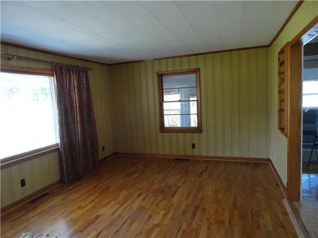 308 Hood Lakes Road Lawrenceburg, TN 38464 - Photo 6 of 22 living room