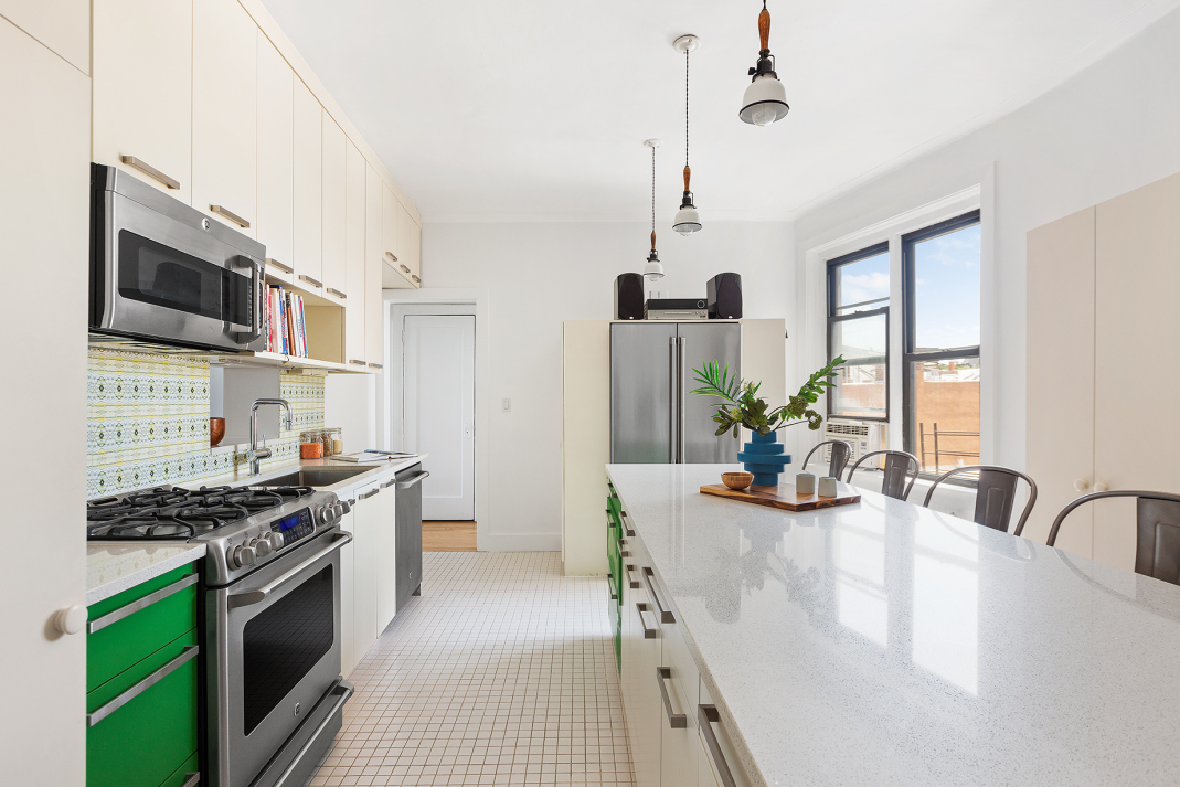 285 Prospect Place, Unit 4E Brooklyn, NY 11238 - Photo 2 of 10