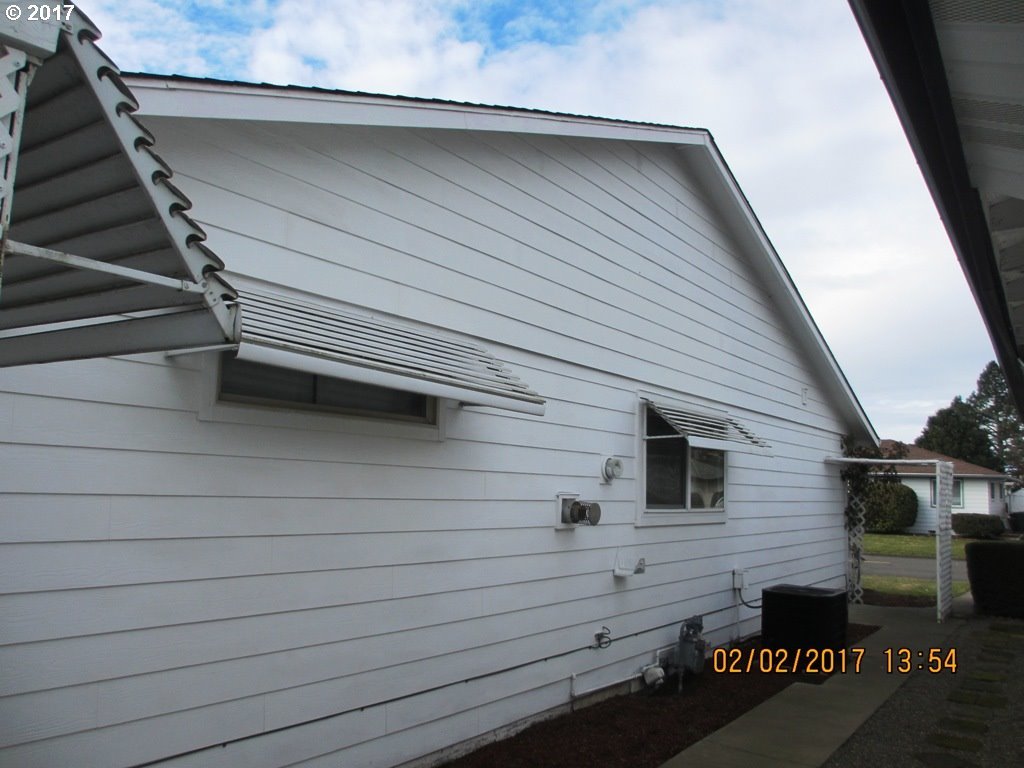 1290 Stanfield Road Woodburn, OR 97071 - Photo 5 of 25 Gallery Image 5