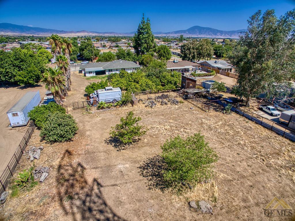 612 Dennison Lane Bakersfield, CA 93306 - Photo 35 of 40