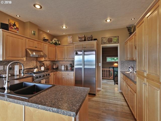 12605 Northwest Creston Road Portland, OR 97231 - Photo 10 of 24