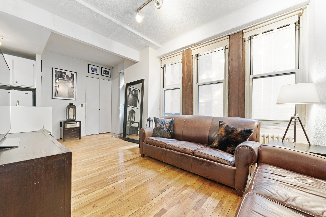 4 Lexington Avenue, Unit 3H Manhattan, NY 10010 - Photo 1 of 5
