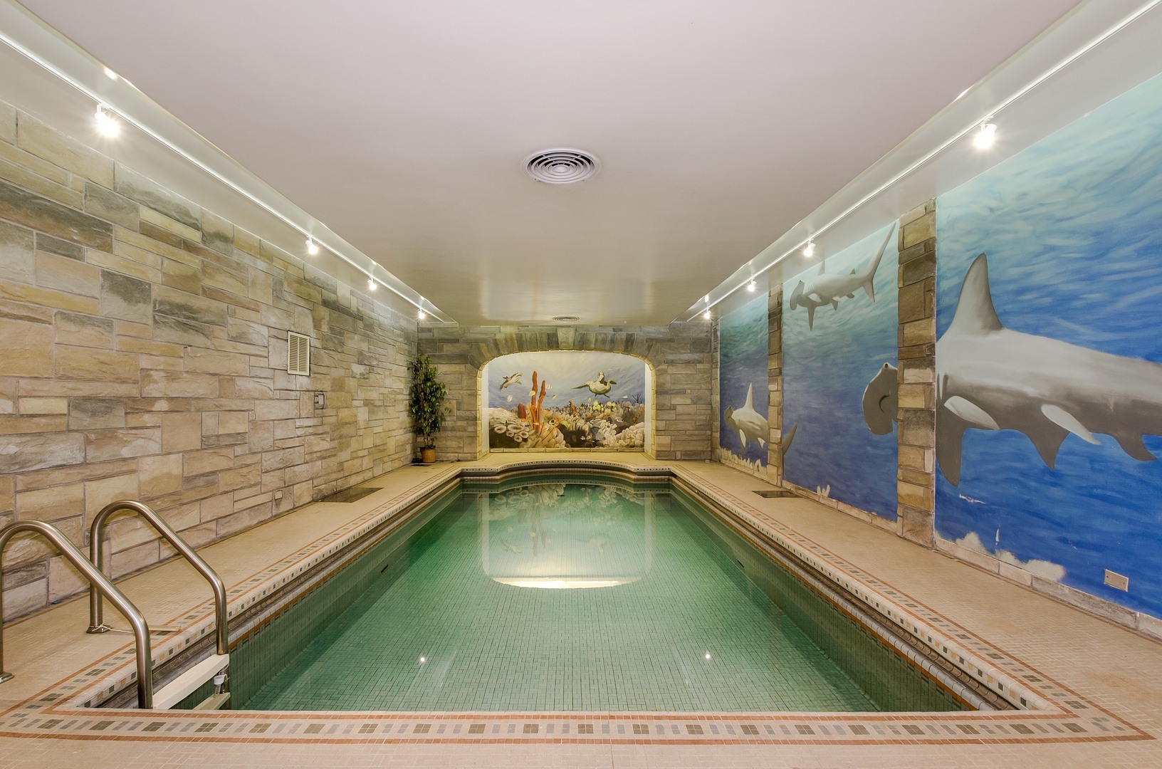 900 Edgemere Court, Evanston, IL 60202 Compass