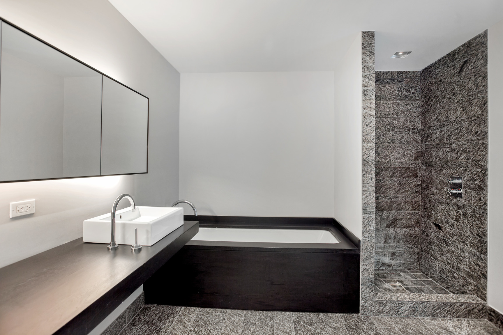 20 Pine Street, Unit 3204 Manhattan, NY 10005 - Photo 6 of 11