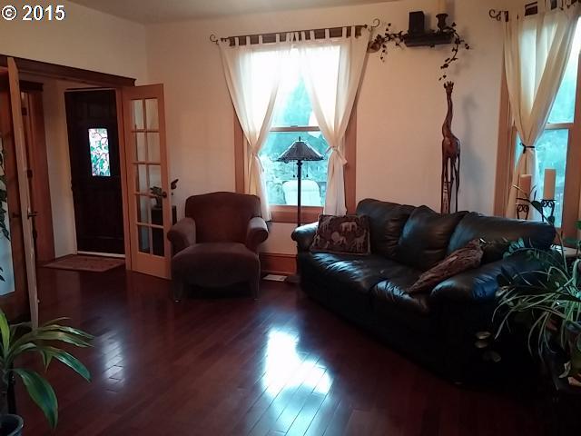 170 Loop Road Myrtle Creek, OR 97457 - Photo 5 of 16 Gallery Image 5