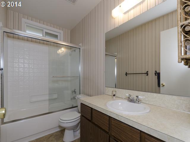 1745 Southwest Evans Street Portland, OR 97219 - Photo 10 of 16 Gallery Image 10