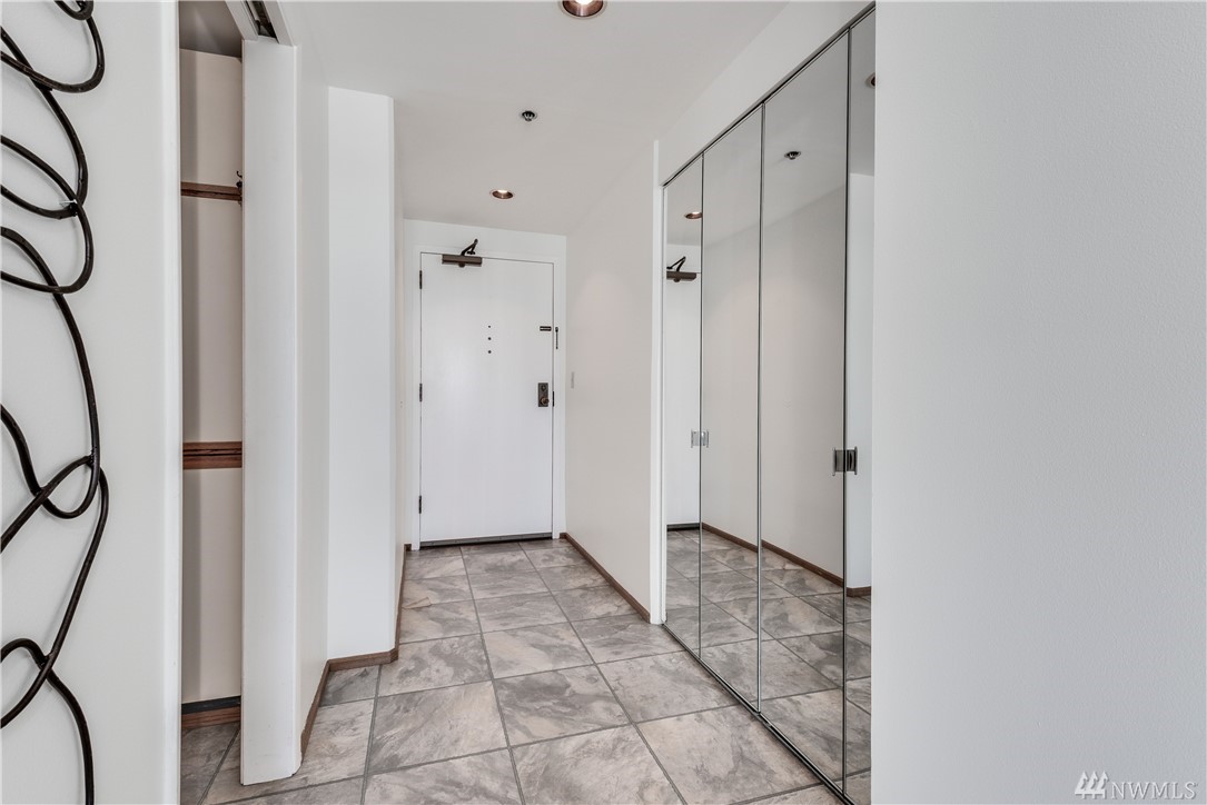 1120 Spring Street, Unit 1103 Seattle, WA 98101 - Photo 21 of 25